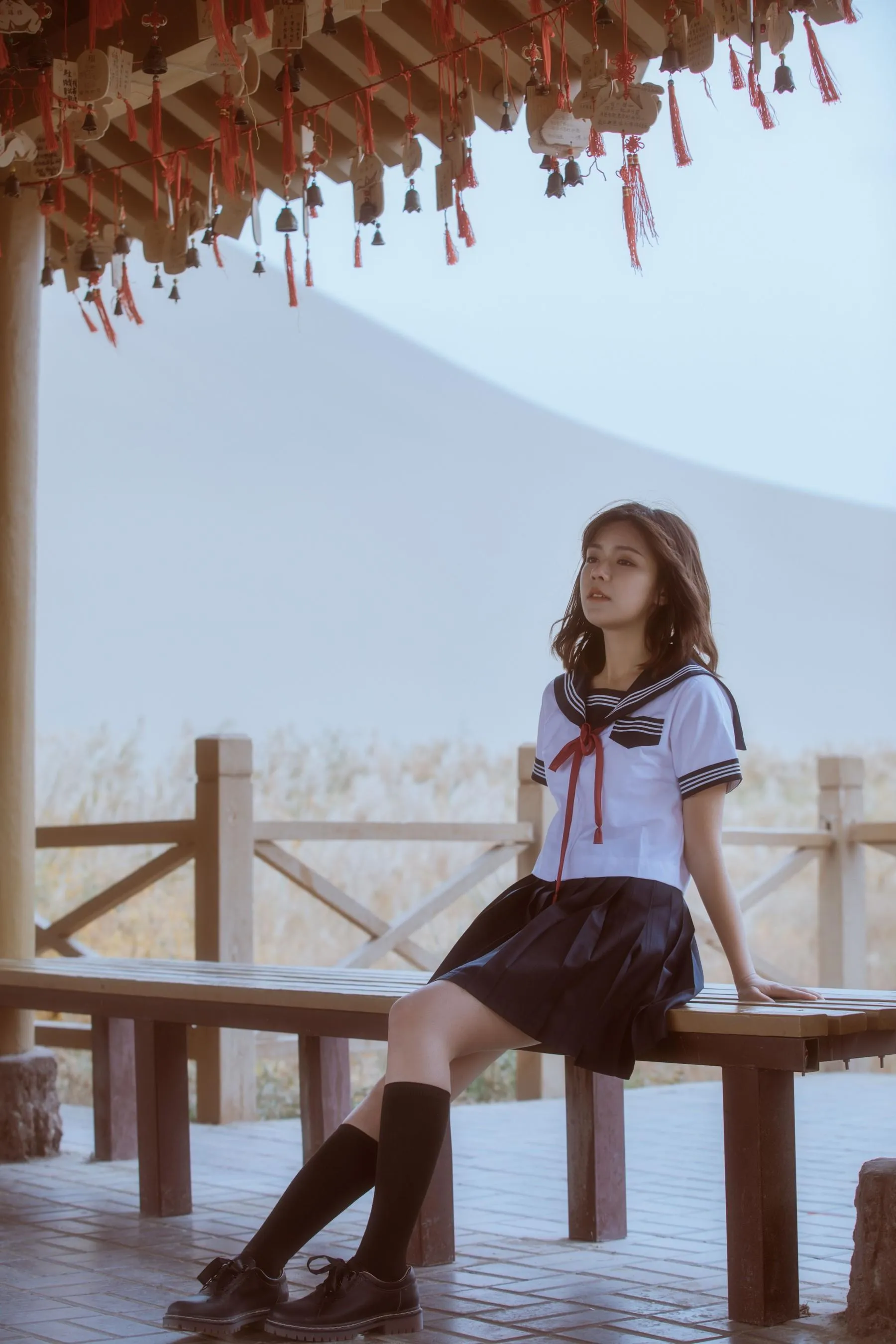 [艺图语] 2022.05.14 沙漠JK 佳佳 [24P]插图1